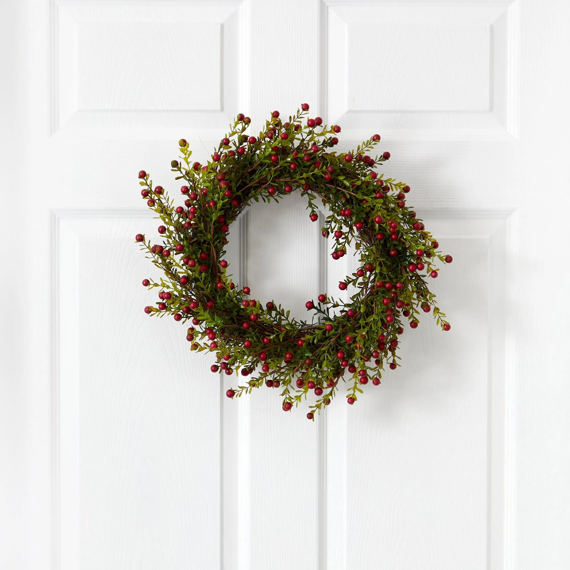 16” Boxwood and Berries Artificial Wreath