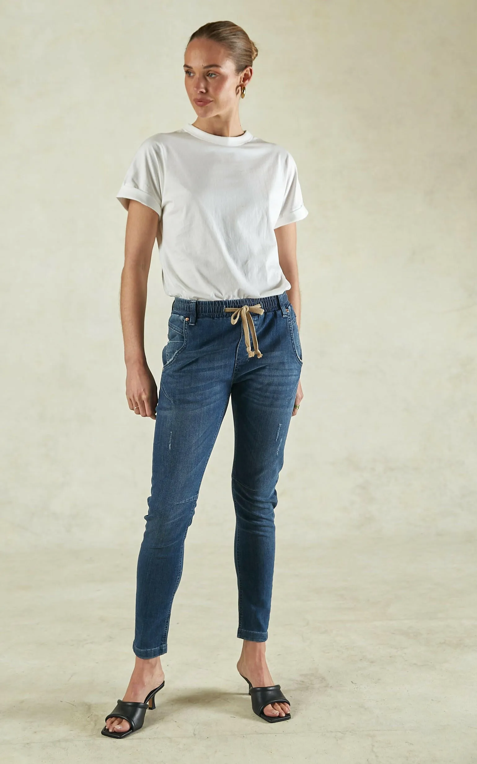 Active Classic Ankle Length Jeans