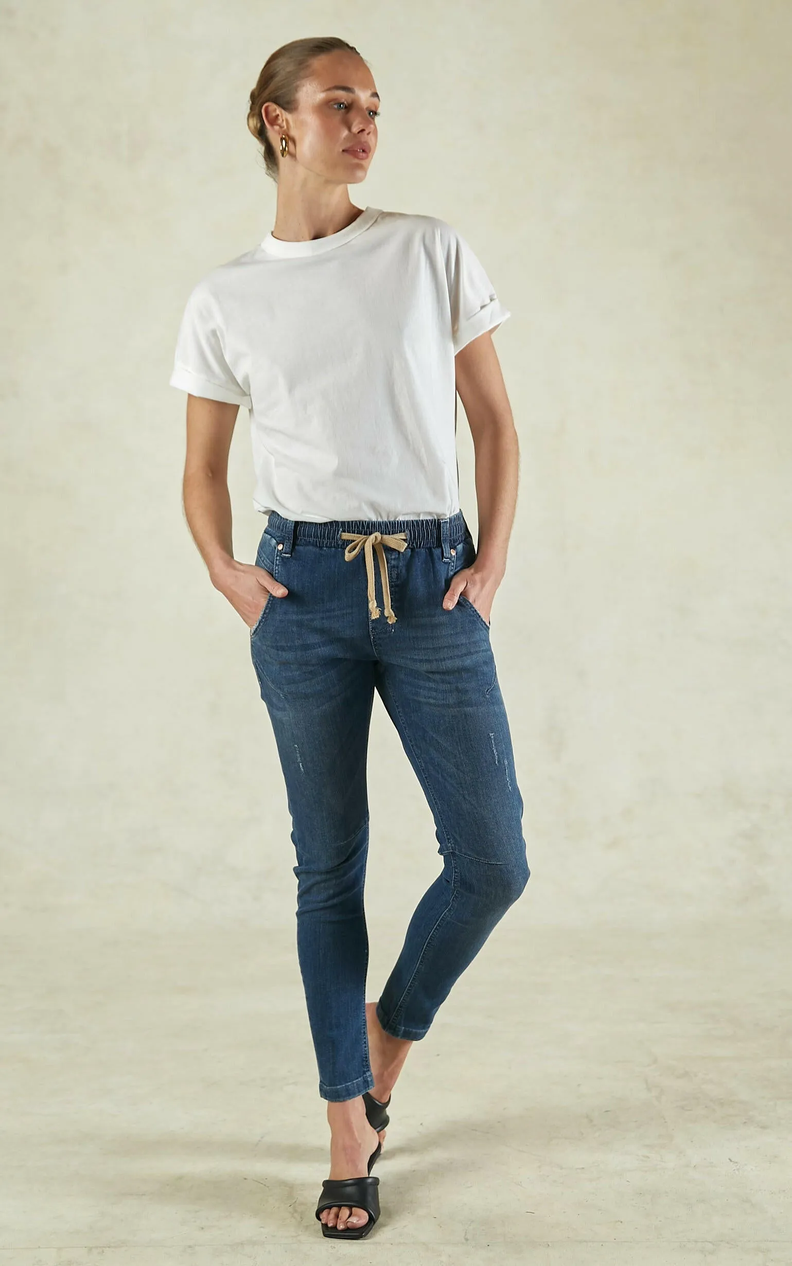 Active Classic Ankle Length Jeans