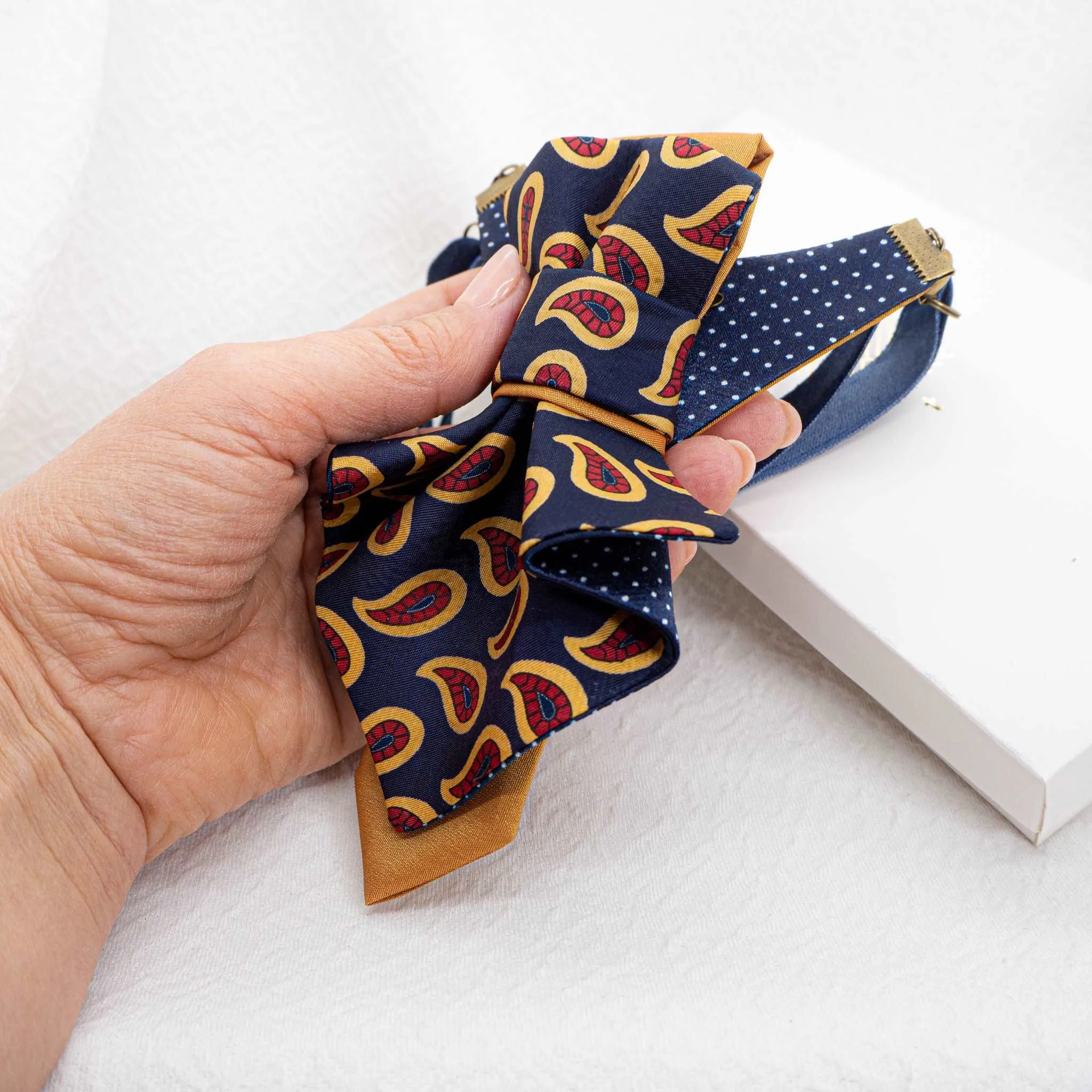 BOW TIE "AUTUMN JABOT"