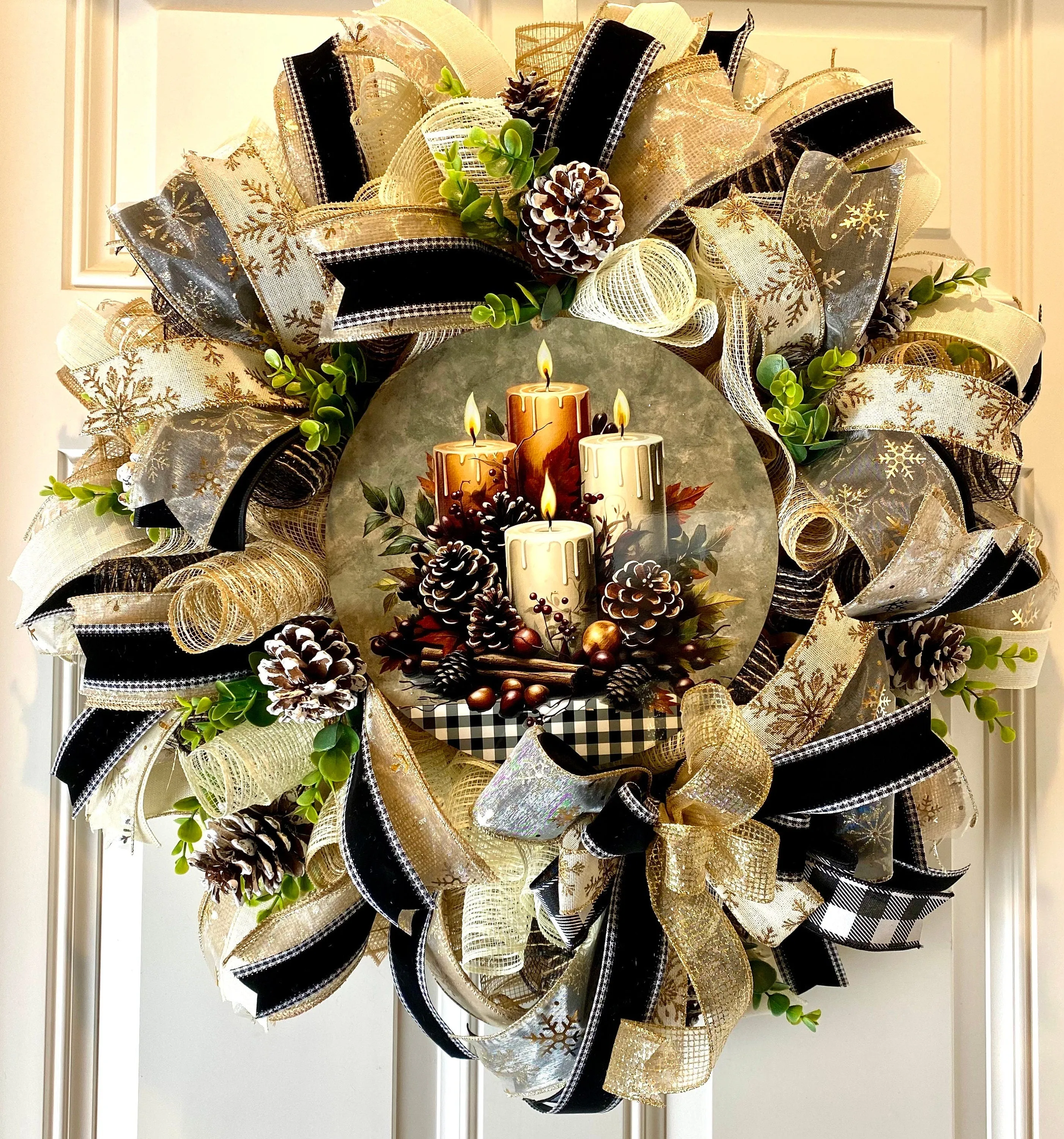 Elegant Gold and Black Christmas Candle Wreath