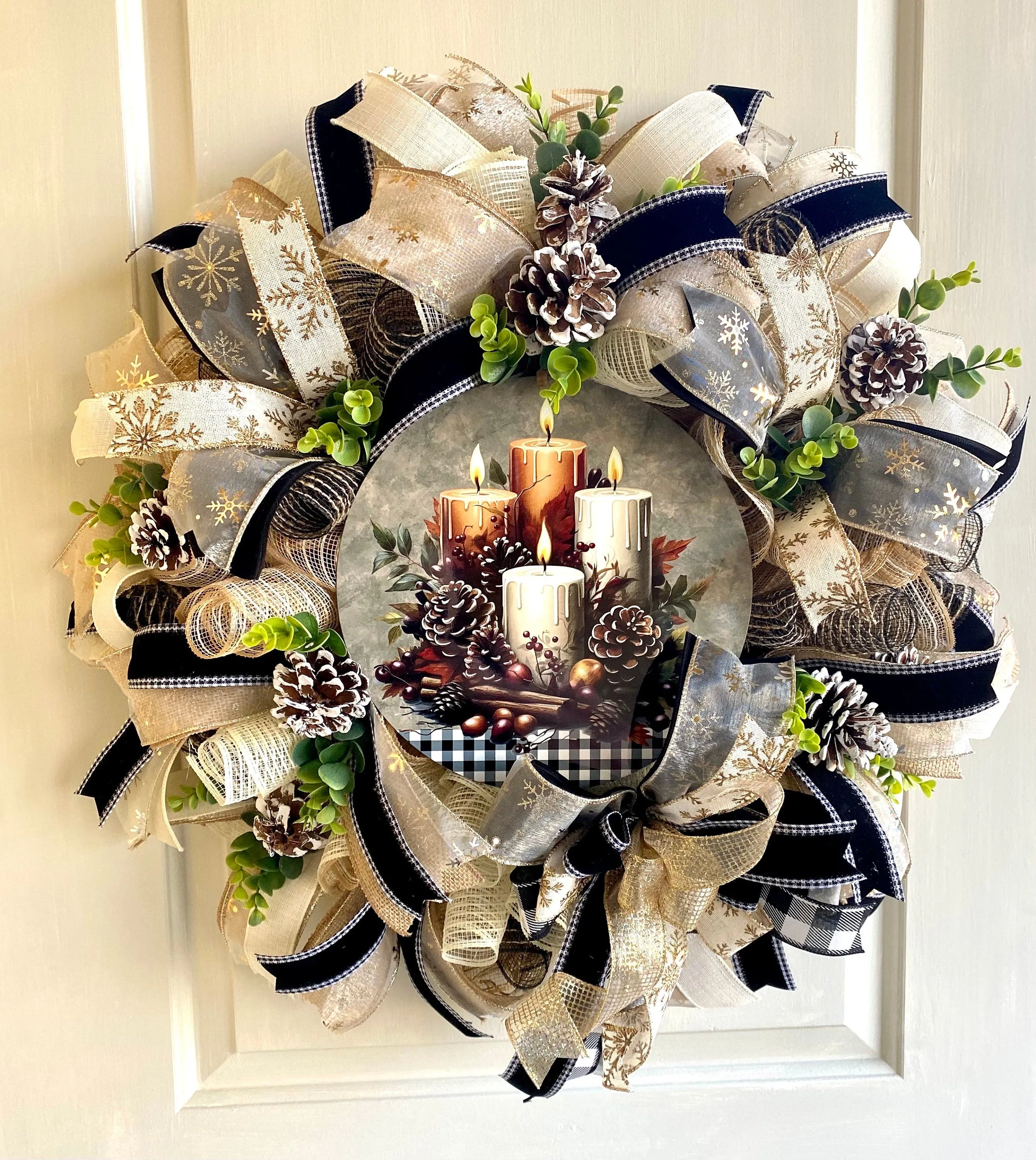 Elegant Gold and Black Christmas Candle Wreath