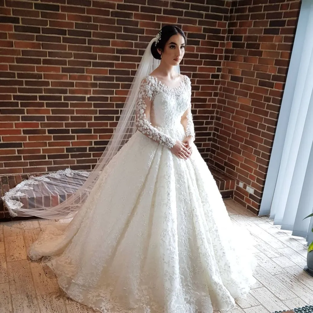 Elegant Long Sleeve Lace Princess Wedding Dress