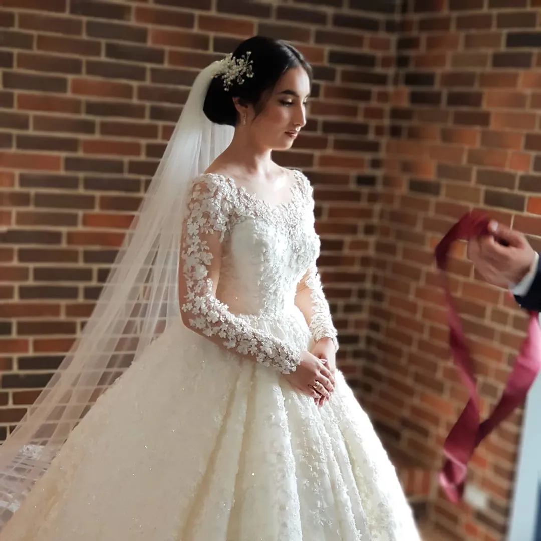 Elegant Long Sleeve Lace Princess Wedding Dress