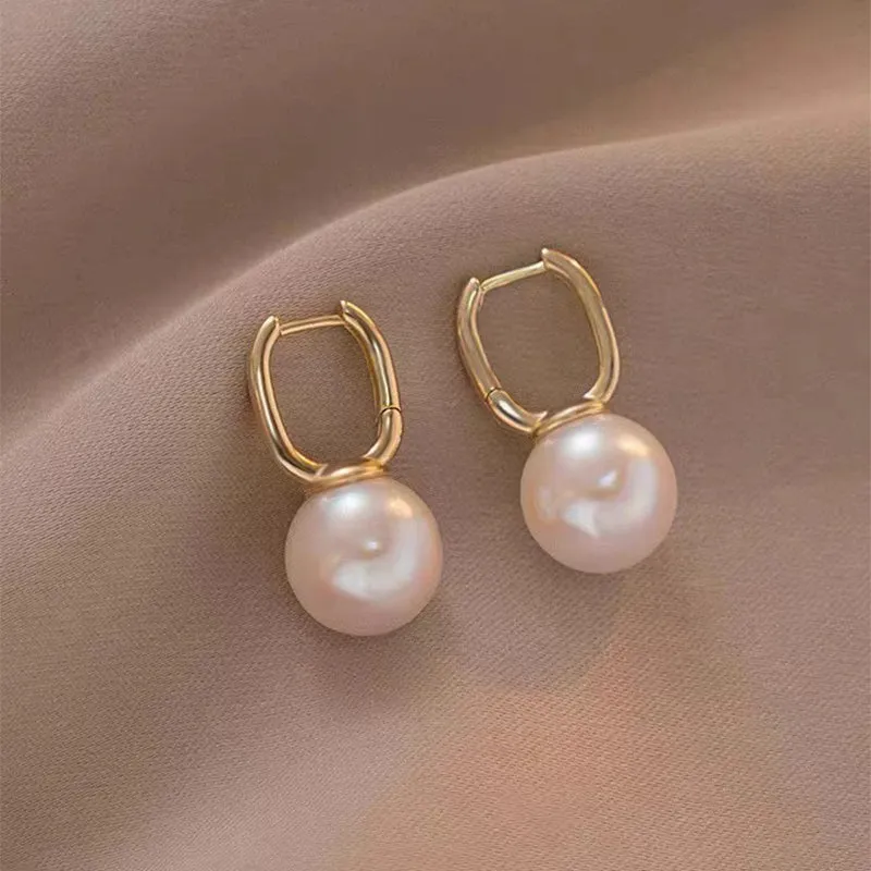 Elegant Retro Pearl Earrings Women's Fashion