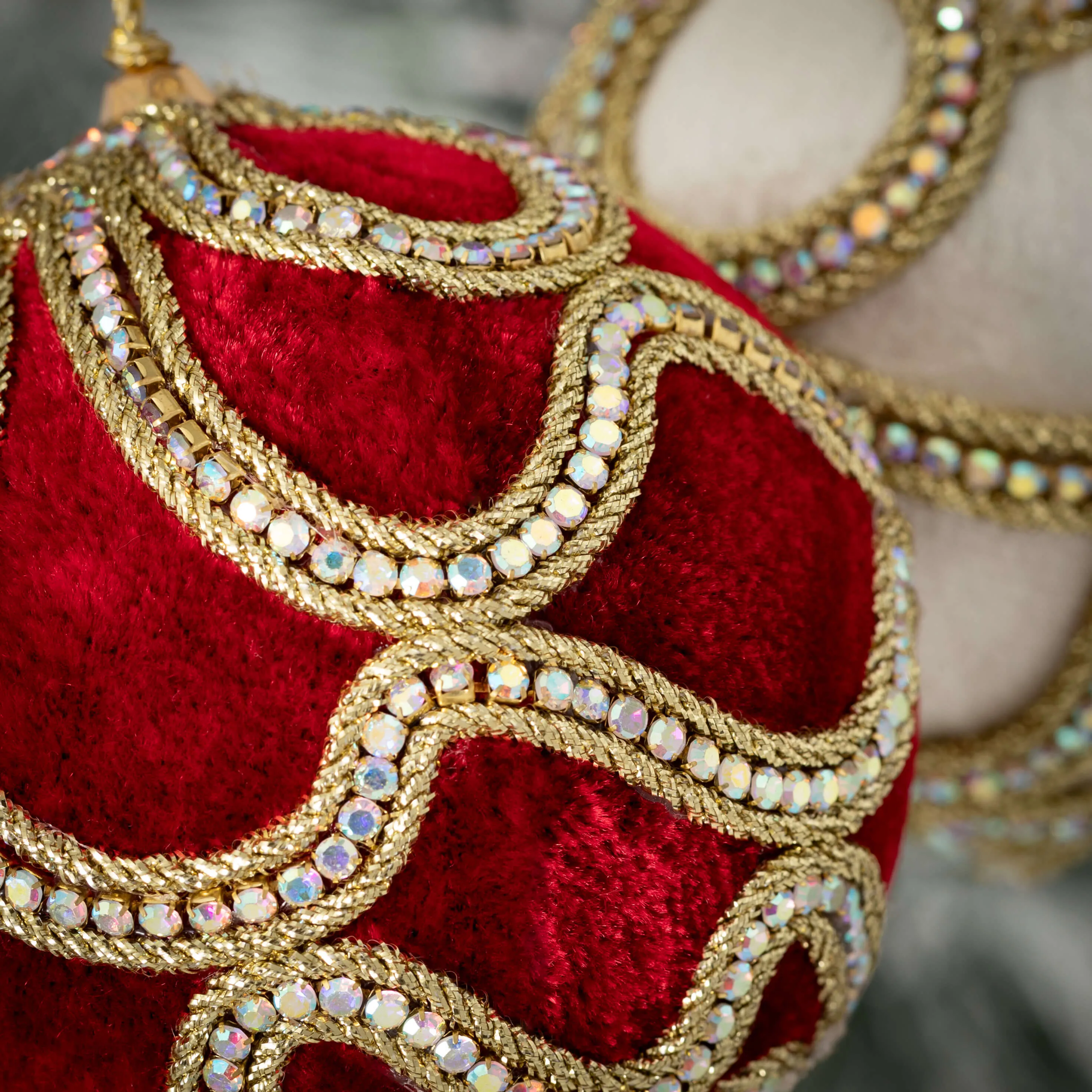 Gold Red White Ball Ornaments