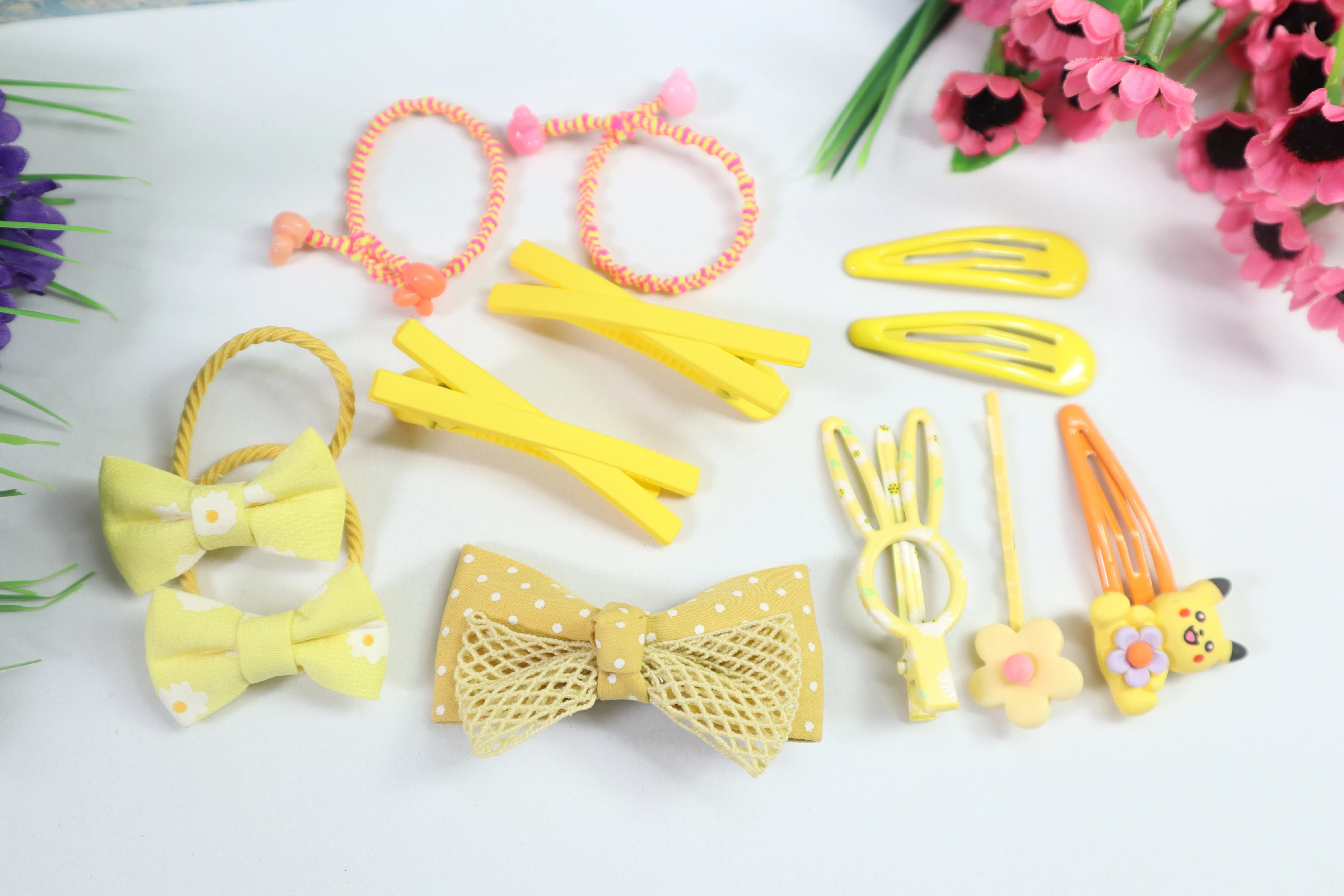 Kamule Holiday Adventure Hair Clips Set Pack of 11 - Yellow