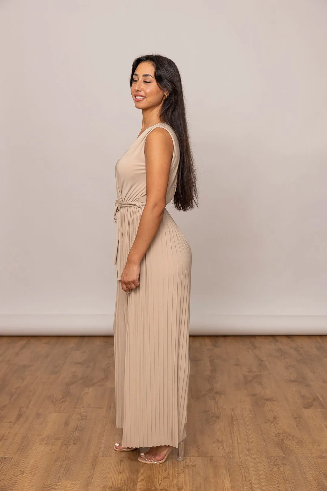 Plissee Jumpsuit mit Bindegürtel