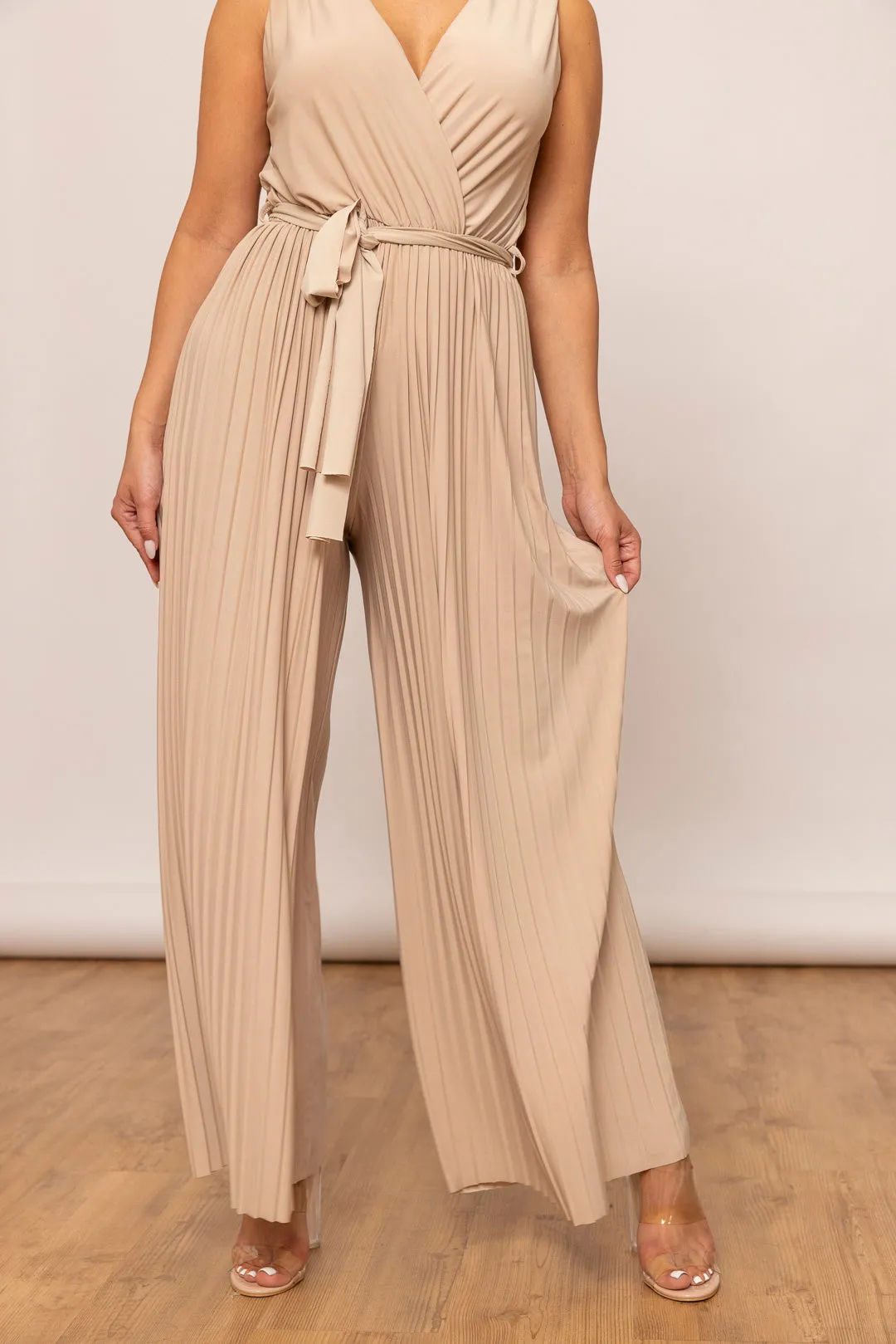 Plissee Jumpsuit mit Bindegürtel